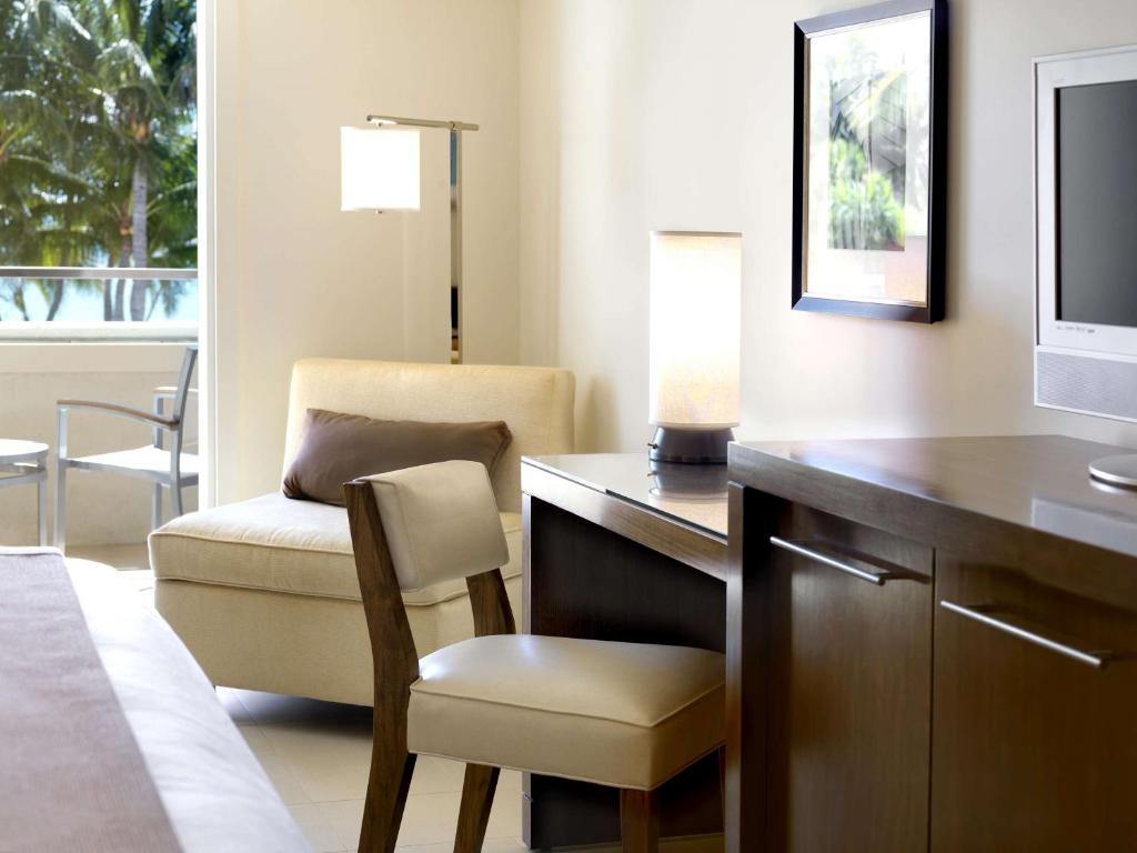 Room image 4